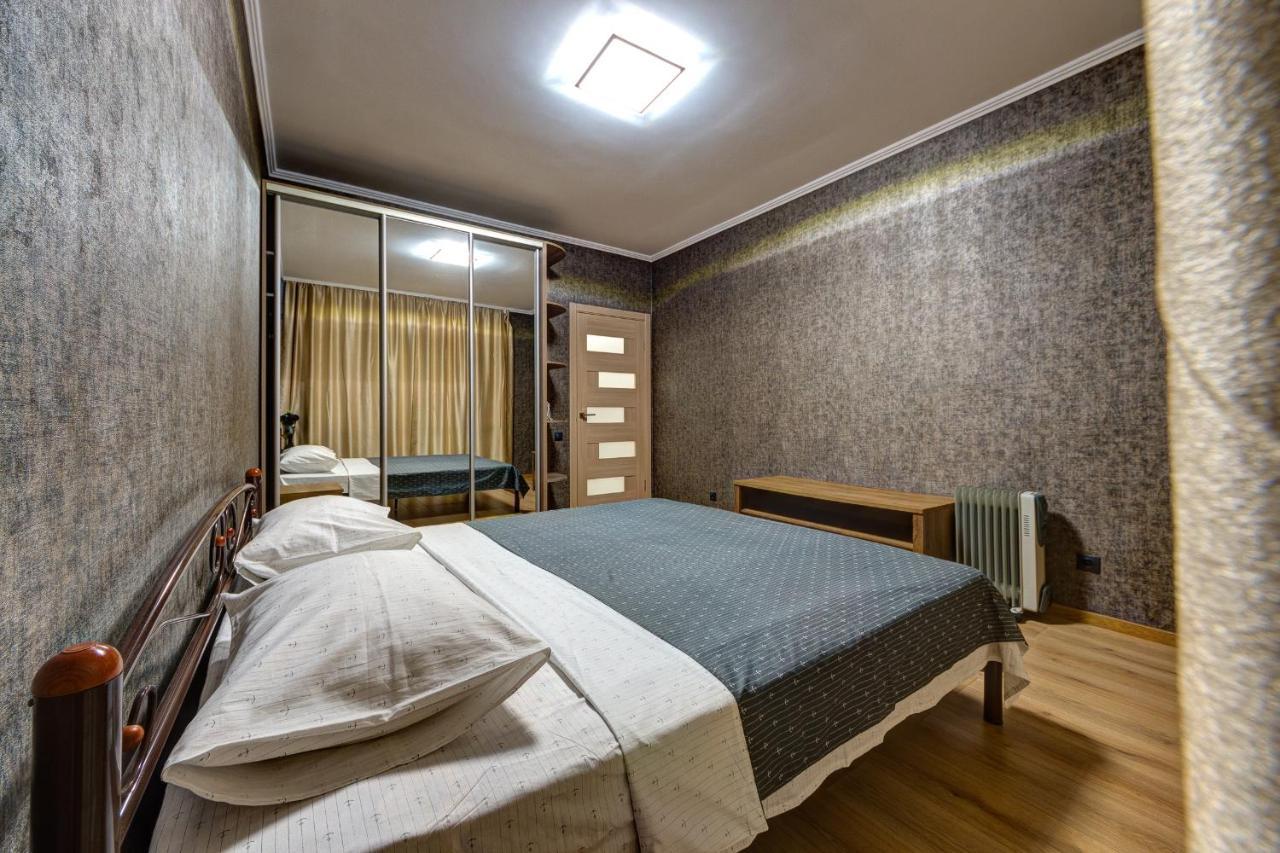 Apartments Near Ukraina Shopping Mall Киев Экстерьер фото